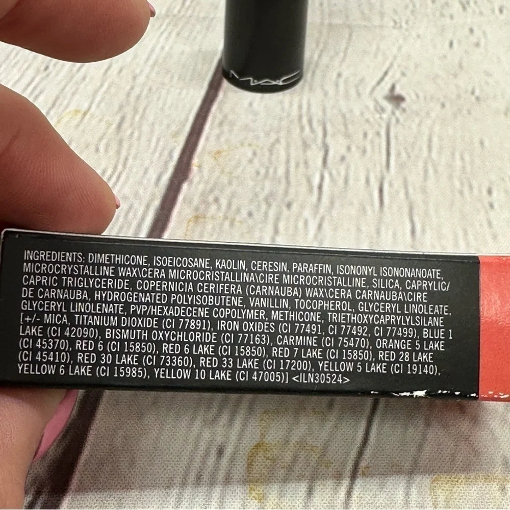 NIB MAC retro matte Lipstick color 703 runway hit
